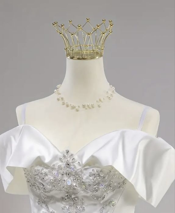 Inchiriez manechi rochie mireas