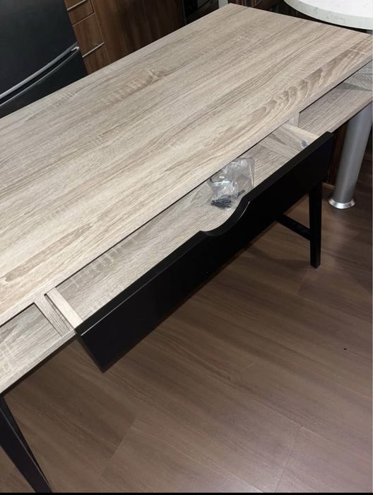 Бюро- чисто ново. Размери : 120х48х76cm