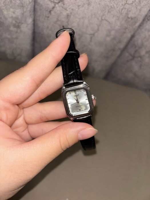 Часы Casio женские продам срочно
