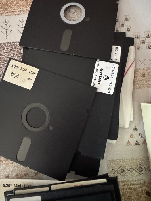 Монитор фллпи правец