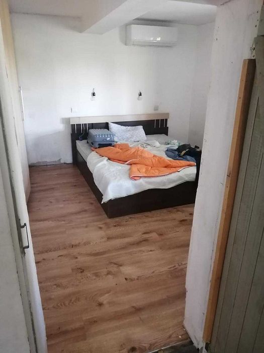 Дългосрочен  Апартамент под наем на партерен етаж в къща