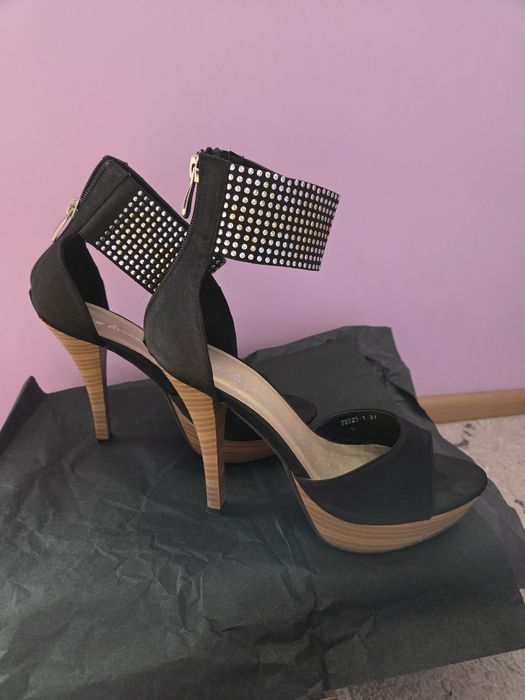 Обувки на всичко токче