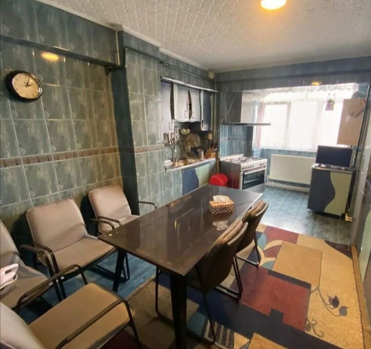 Vand urgent apartament 4 camere.