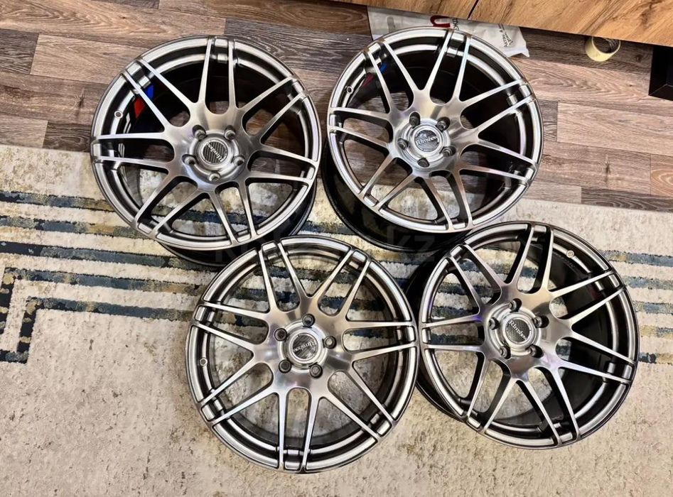 Продам диски на BMW разноширокие.