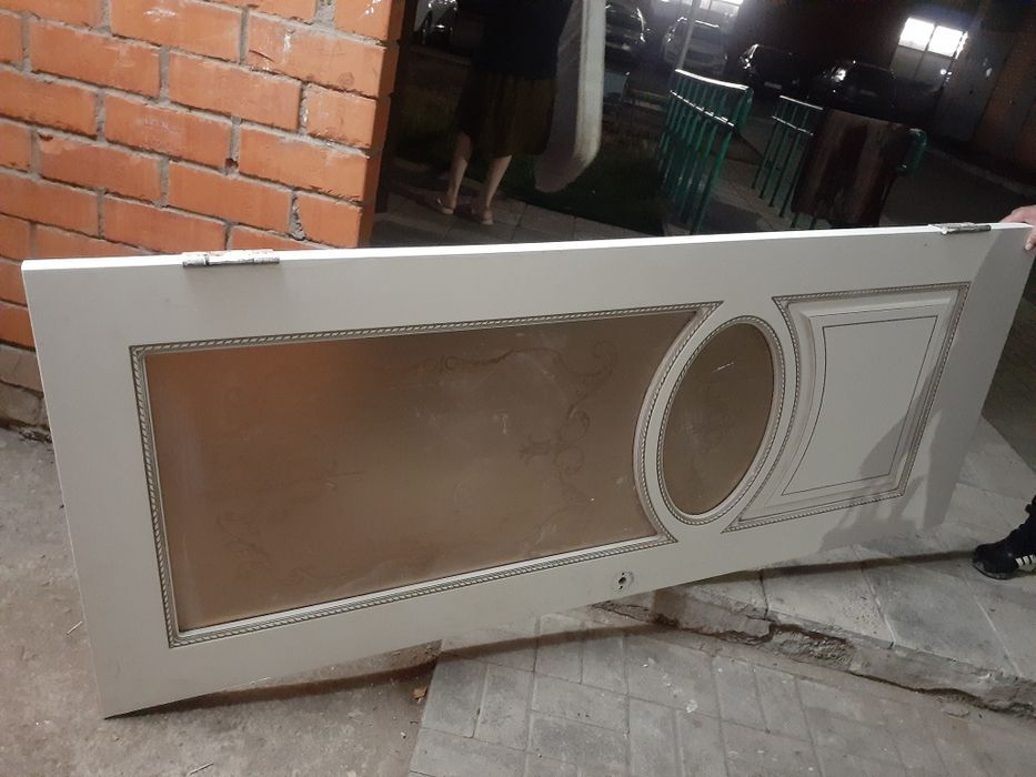 Межкомнатная деревянная дверь