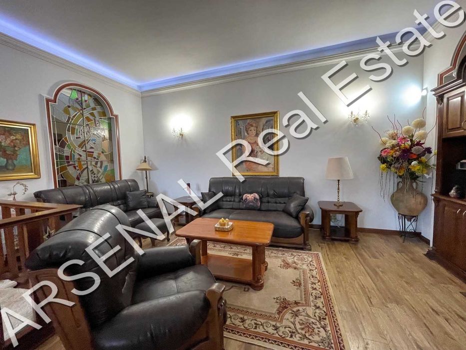 Дава се под наем Многостаен апартамент в София, Център - 220 кв.м за 2000 € - Снимка #2