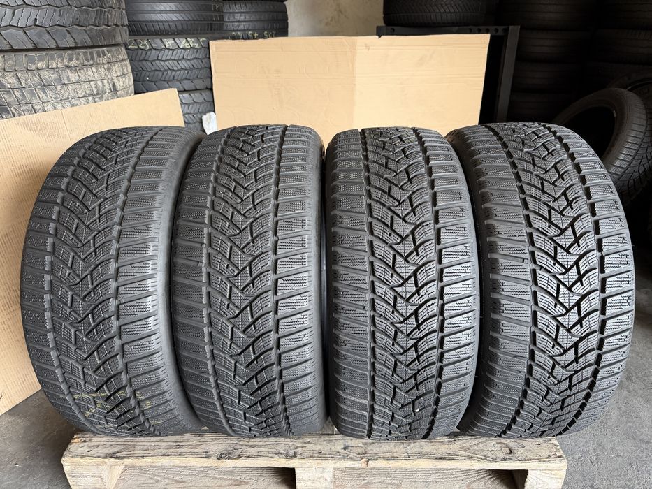 4 anvelope iarna ca NOI 235/45/18 , Dunlop , 8 mm !