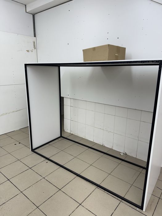 Оборудование для магазина одежды