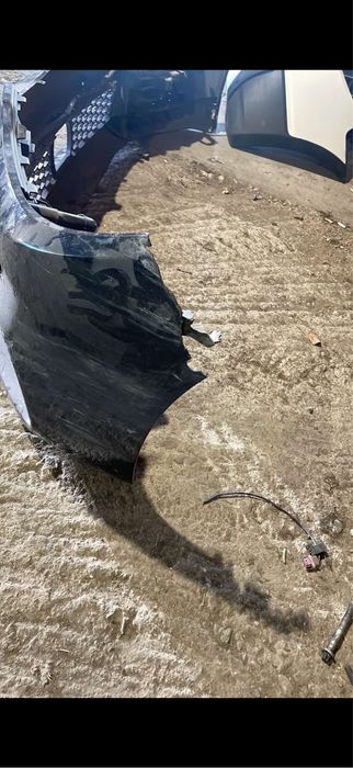 Предна броня М пакет Бмв Г30/31 ударена(predna bronq Bmw G30 komplekt)