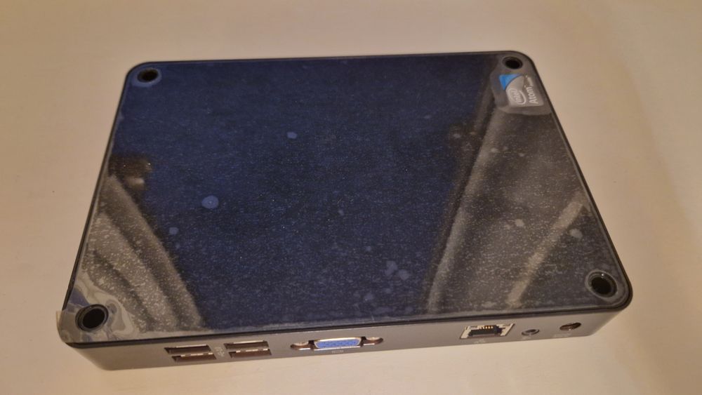 Микро-компьютер с Intel Atom и Windows XP