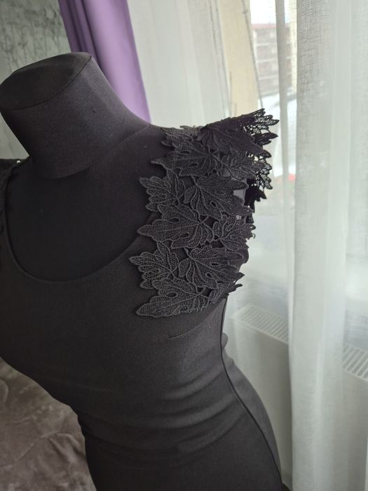 Rochie neagra S !