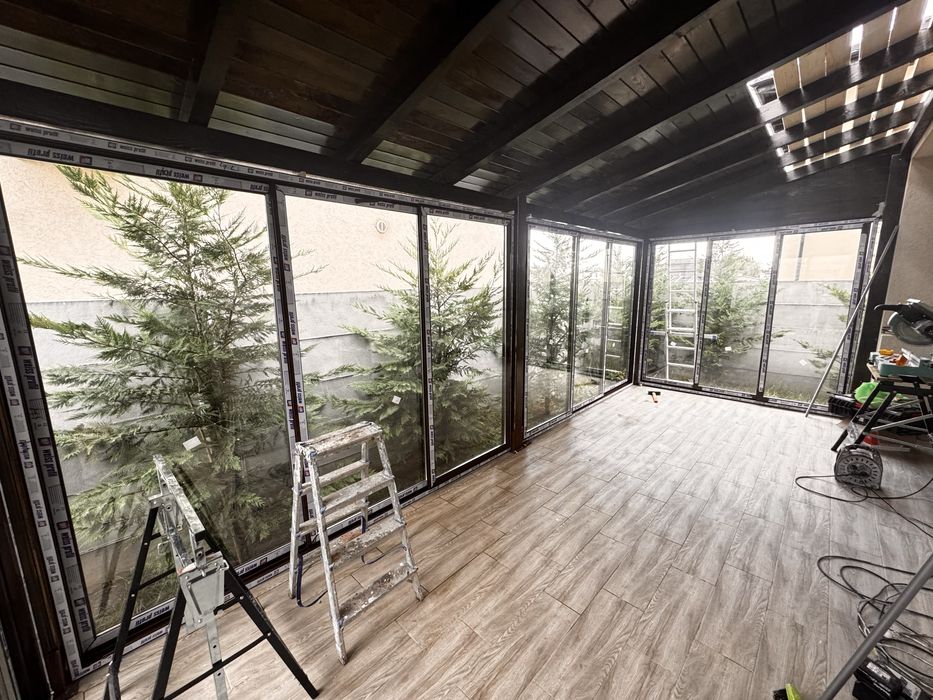 Pergole terase de lemn cu ichideri din sticla .Constanta si Tulcea