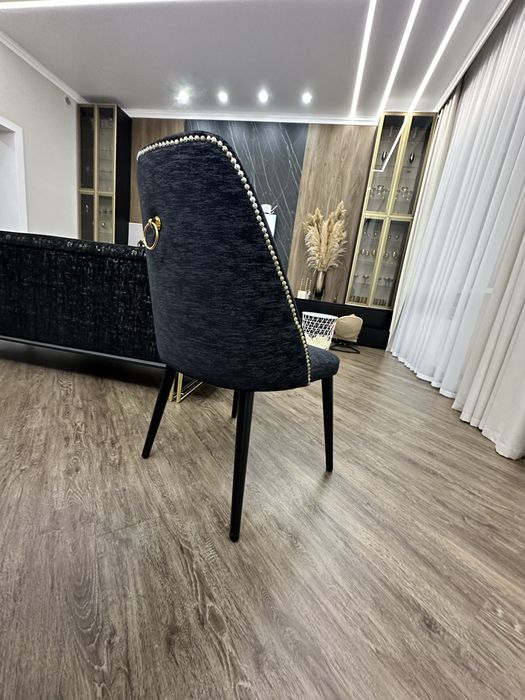 Продам диван для гостиной