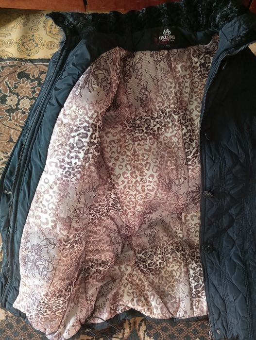 Куртка женская, зимняя, очень тёплая, есть капюшон