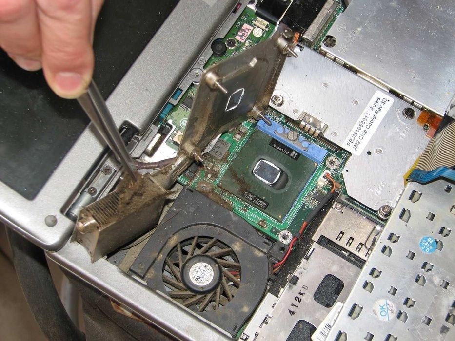 Ремонт, диагностика и почистване на компютри и лаптопи