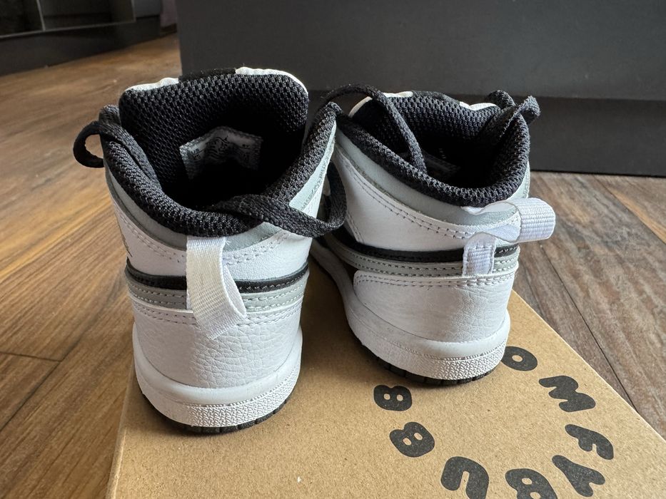 Детски обувки AirJordan 23.5