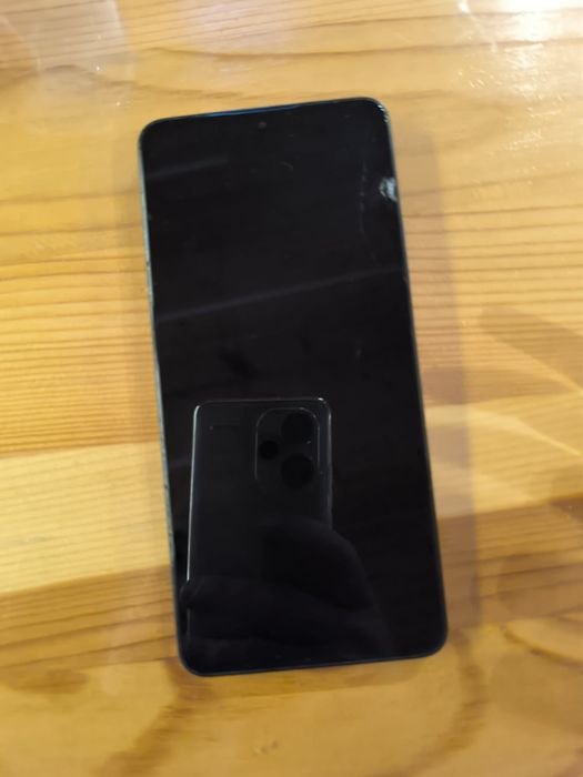 Poco x6 pro жълт 256gb със счупен екран