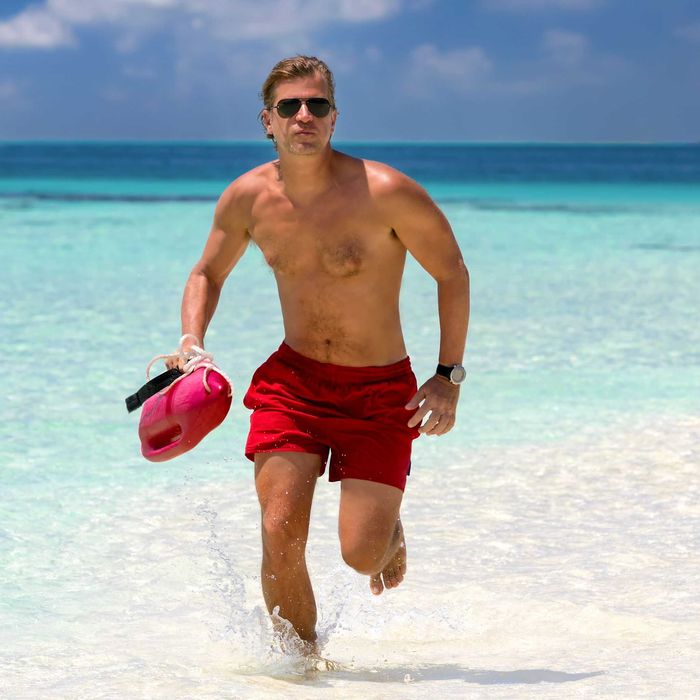 Colac de salvare gonflabil rosu cu snur pentru umar 30 x 64 cm