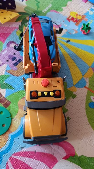 Mașină tractare cu funcții și sunete