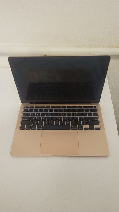Продам MacBook! Gold