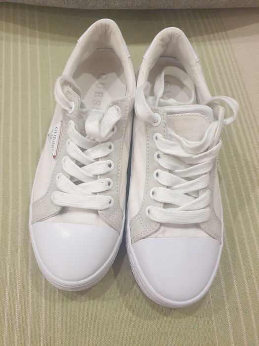 Дамски кецове Guess N 36///
