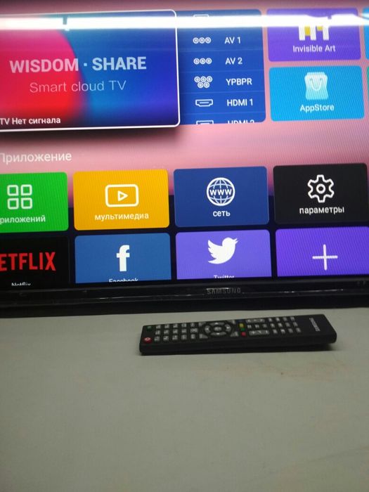 Телевизор Samsung 32"