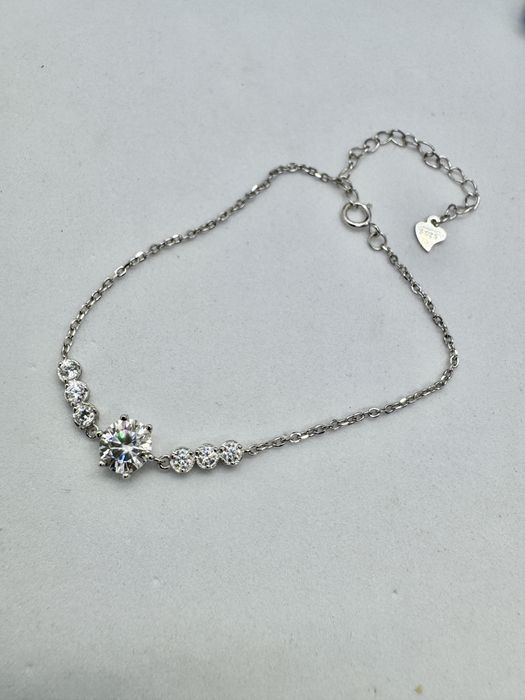 Сребърна гривна с мойсанит (диамант) 1 карат