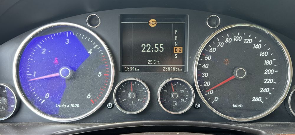 Vand sau schimb moto VW Touareg 2.5 TDI 2005