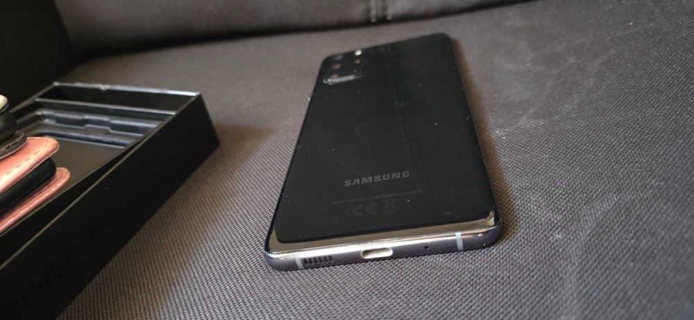 Samsung Galaxy S20+COSMIC BLACK- 8GB RAM 128GB-Неразличим от нов! Оригинален дисплей! Пълен комплект!