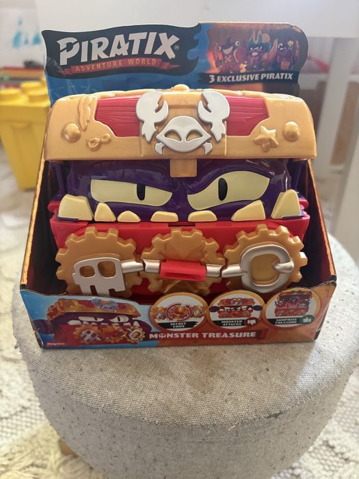 Jucarii noi Piratix Kingshark + Piratix Monster Treasure - noi, sigilate