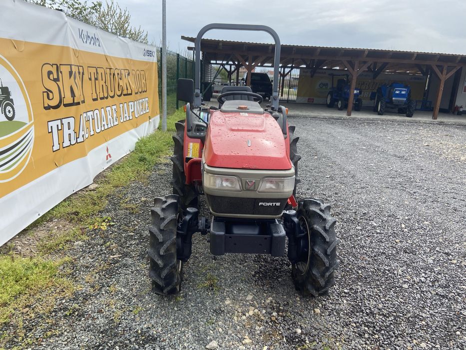 Tractor japonez Yanmar F200, 4x4, 20cp,  + tocator vegetatie