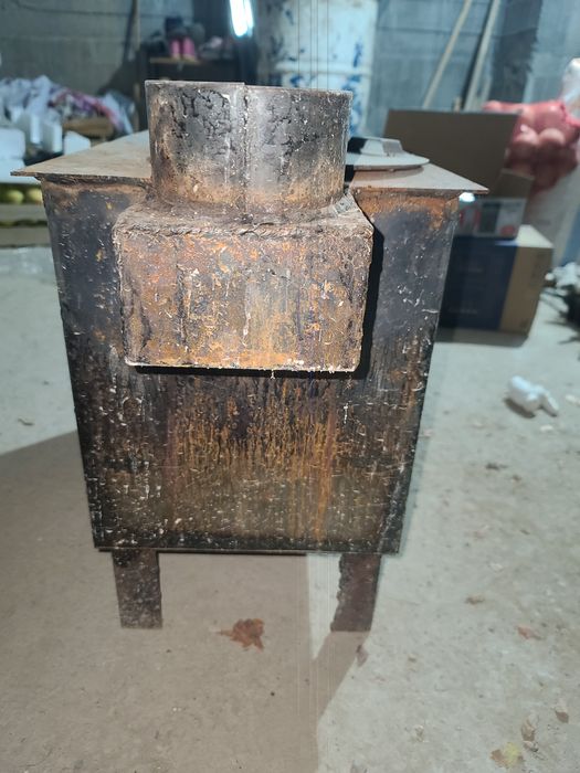 Печка сотилади холати йахши йасатилган к,алин  листан йасалган