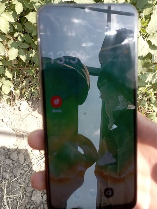 Oppo 57 s bir tutilgan