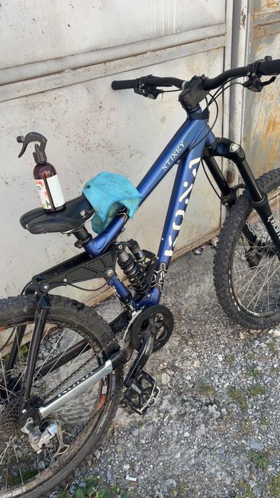 Bicicleta Freeride Downhill Kona Stinky