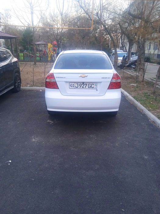 Нексия 3 сотилади