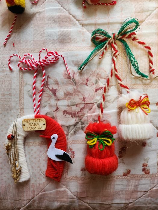 Мартеници различни модели