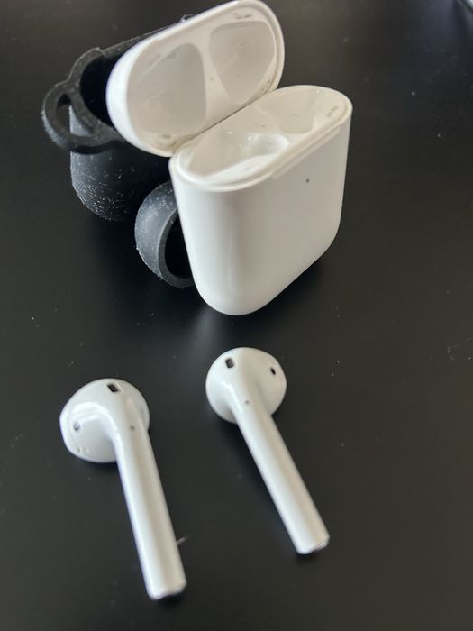 Продавам безжични слушалки AirPods 2