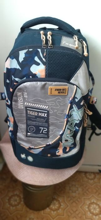 продам рюкзак из плотной ткани