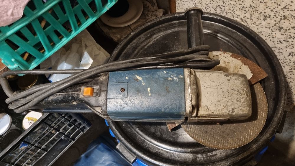 Ъглошлайф голям.