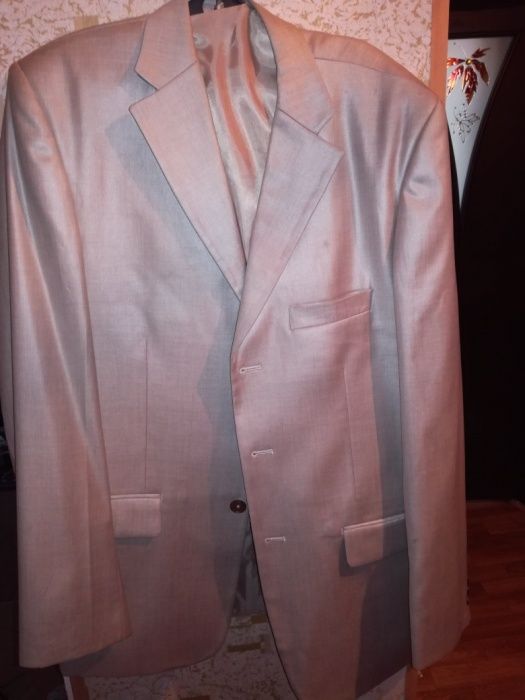 Костюм тройка цвета беж