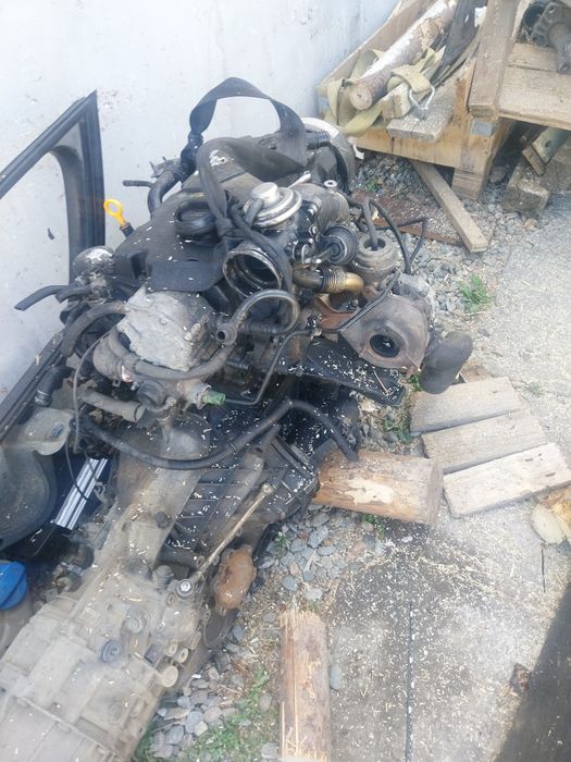 Vând motor de audi a 4 b 6