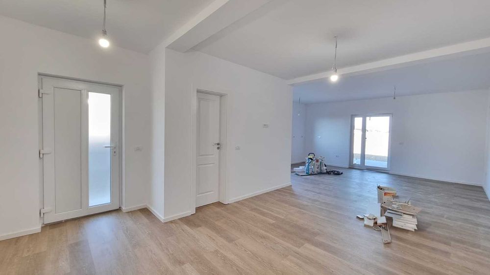 Proprietar, vand jumatate de duplex pe parter cu 3 camere, Sag, Timis