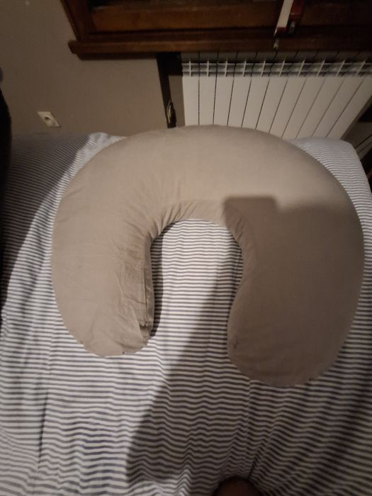 Възглавница за кърмене