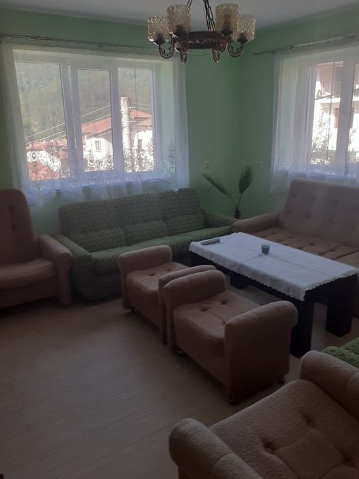 Дава се под наем Етаж от къща в Смолян, Горно Райково - 120 кв.м за 255 € - Снимка #2