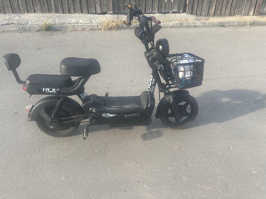Scuter electric G 60 încărcător baterii noi sau schimb cu iphone