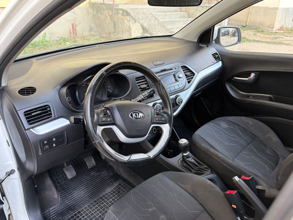 Mașină Kia Picanto 2013