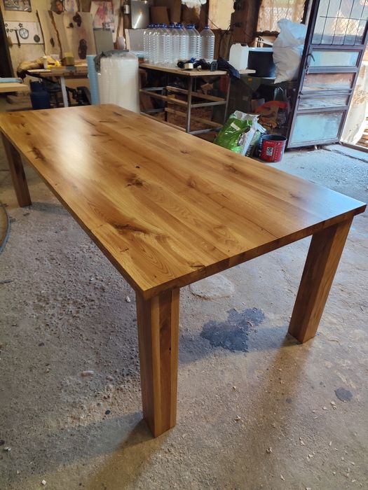 Трапезна маса изцяло от от дъб масив