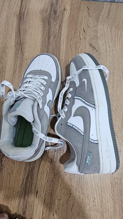 кроссовки 35 Размер, одеты 1 раз