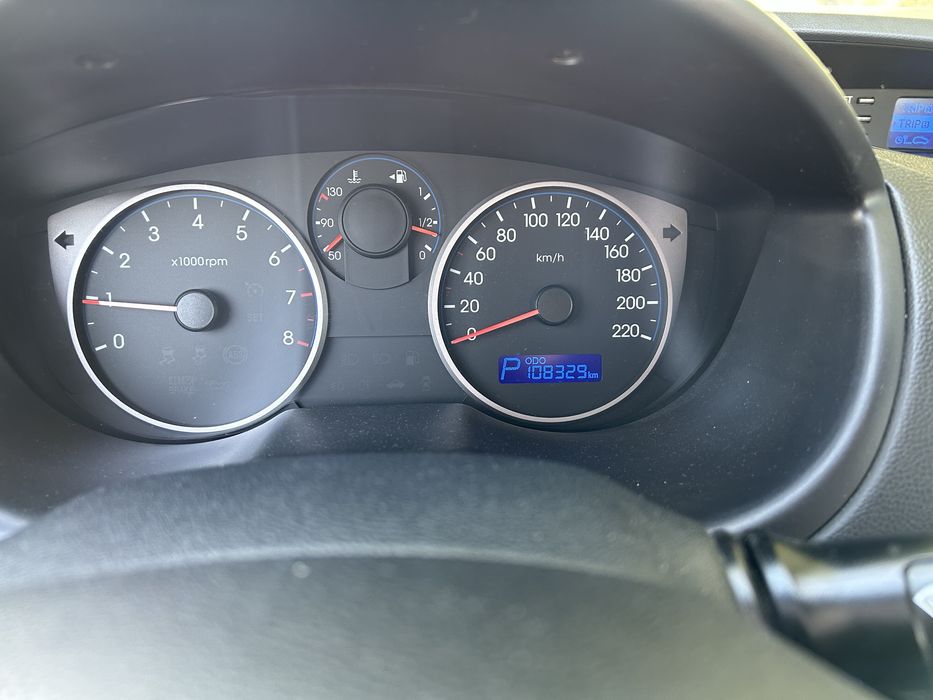 Продавам Hyundai i20