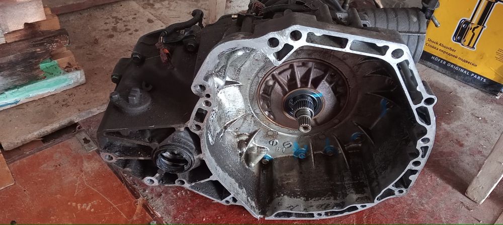 Продам запчасти на Ниссан